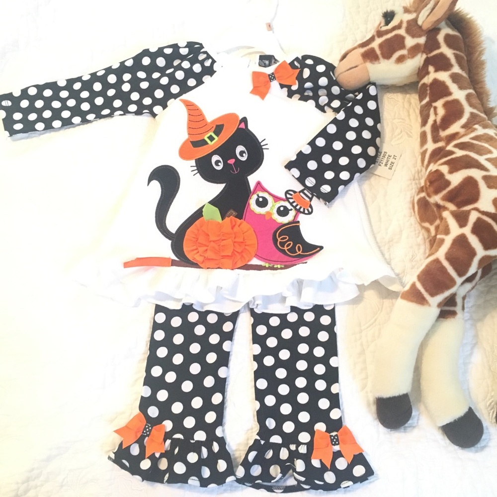 Halloween pajama set.